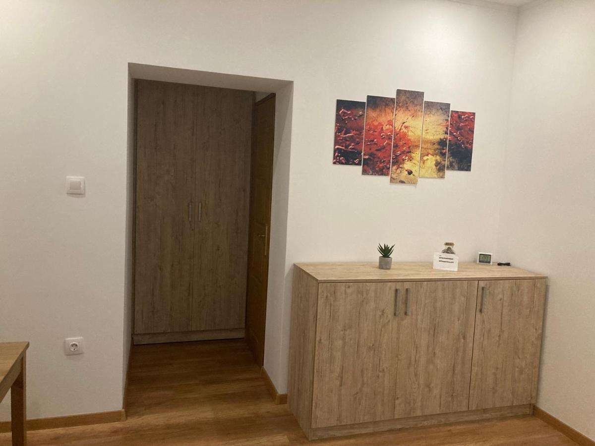 Bfg Apartman Appartamento Eger Esterno foto